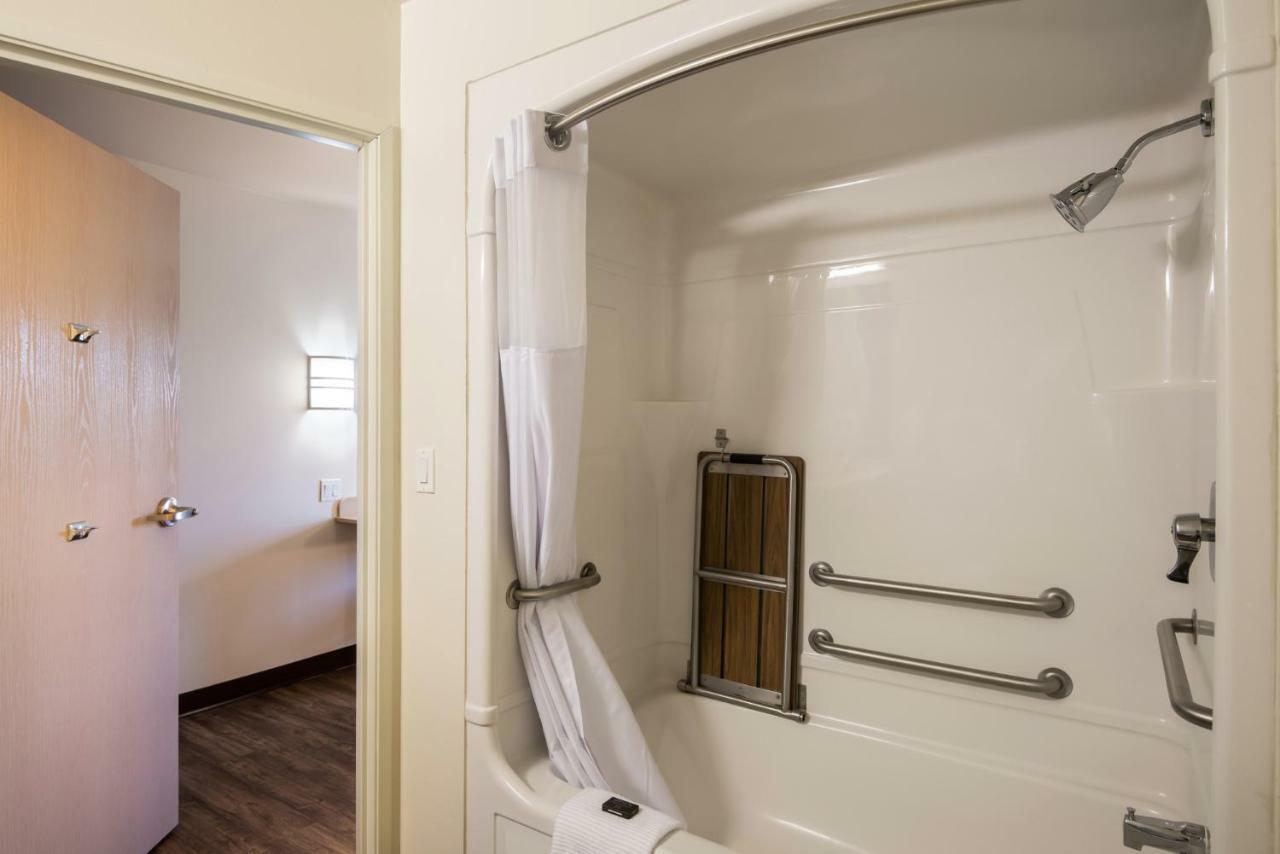 Red Lion Inn & Suites Butte Esterno foto