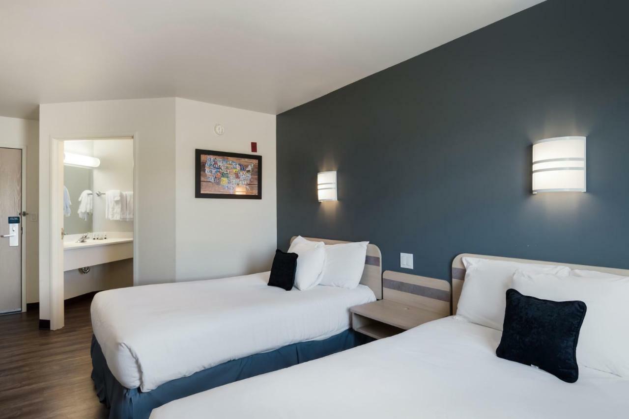 Red Lion Inn & Suites Butte Esterno foto